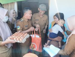 Wali Kota Palu Salurkan Paket Bantuan Stunting Kepada Warga Huntara Petobo