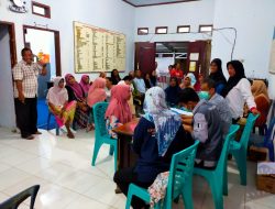 Kelompok Emak-Emak Binaan Kelurahan Boneoge Antusias Periksakan Kesehatan