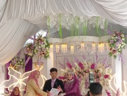 PLKB Sindue Tobata Serahkan Sertifikat Elsimil Kepada Pasutri Desa Alindau
