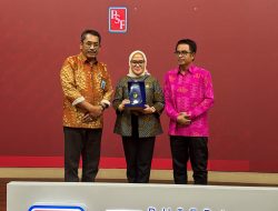 Pemkot Palu Dianugerahi Penghargaan Dalam Kategori Agen Perubahan Inspiratif