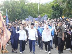 Kampanye Akbar di Luwuk, Anwar-Reny Disambut Parade Budaya Burung Maleo 