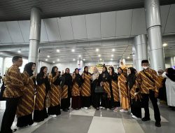 Cagub Sulteng Anwar Hafid Berangkatkan 12 Jamaah Umroh