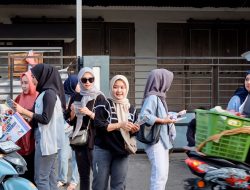Milenial Luwuk BERANI Berbagi Makanan dan Gaungkan Visi Anwar-Reny