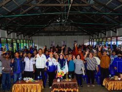 Meski Diguyur Hujan, Warga Wuasa Antusias Hadiri Kampanye Anwar-Reny