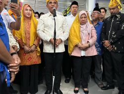 Tiba di Palu, Anwar Hafid dan Reny Lamadjido Ziarah ke Makam Guru Tua
