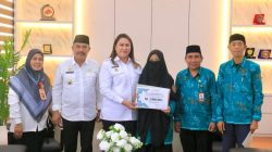 Pemkab Donggala Serahkan Bonus Untuk Kafilah STQH Tingkat Provinsi