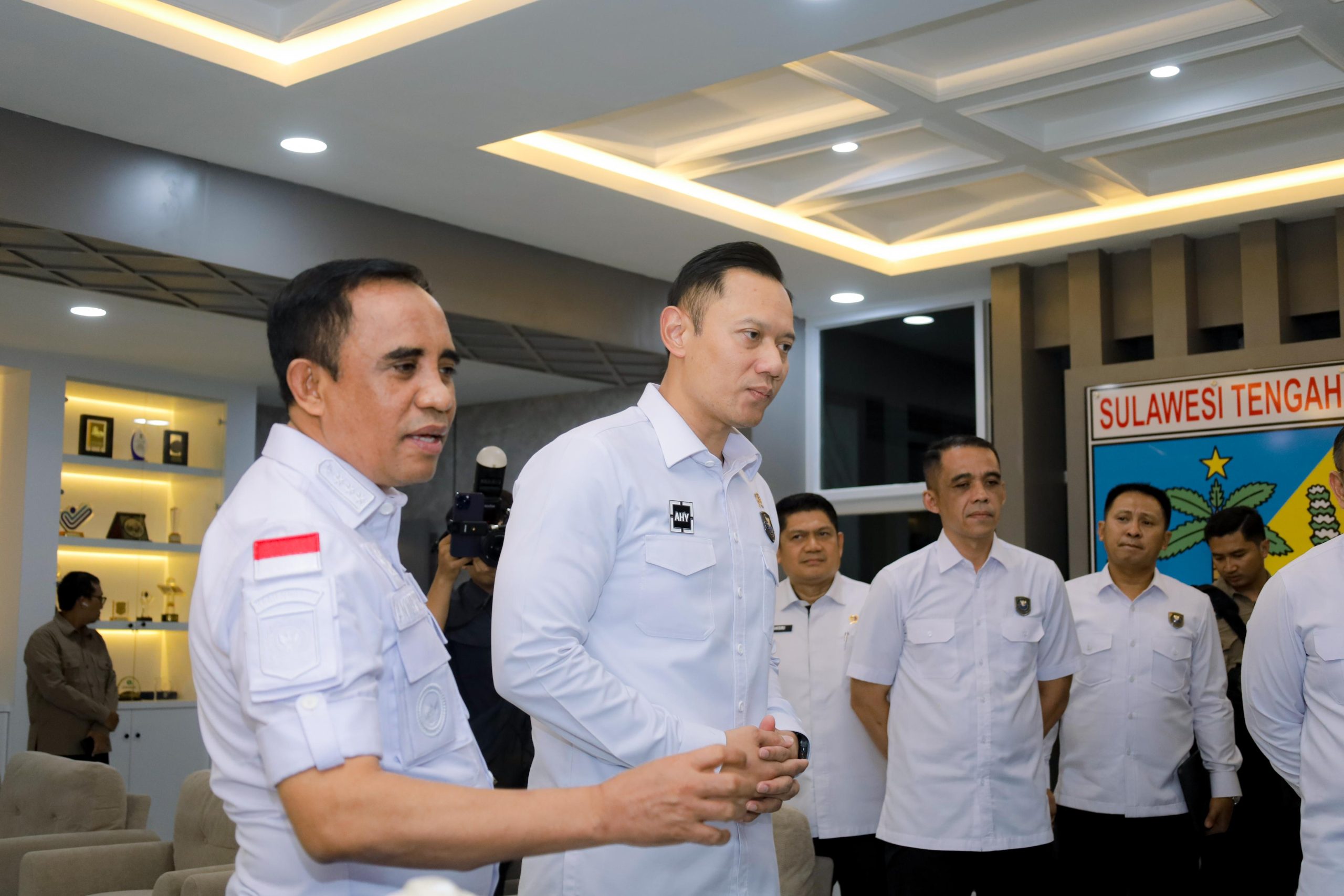 Gubernur Sulteng Paparkan Rencana Pembangunan Jalan Strategis di Hadapan Menko AHY