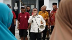 Segel Kantor Kelurahan, Warga Balaroa Tagih Sertifikat Kepemilikan Huntap