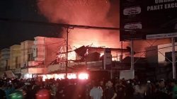 Diduga Korsleting Listrik, 13 Lapak di Pasar Inpres Palu Ludes Terbakar
