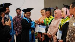 Unismuh Palu Wisuda 431 Sarjana dan Pasca Sarjana