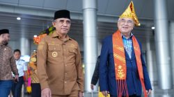 Gubernur Sulteng Sambut Kedatangan Presiden DMDI di Bandara SIS Aljufri Palu   