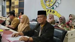 Sekwan Bacakan Surat Keputusan Pergantian Ketua DPRD Donggala