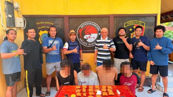 Polres Banggai Ringkus Empat Tersangka Pengedar 1 Kilogram Sabu