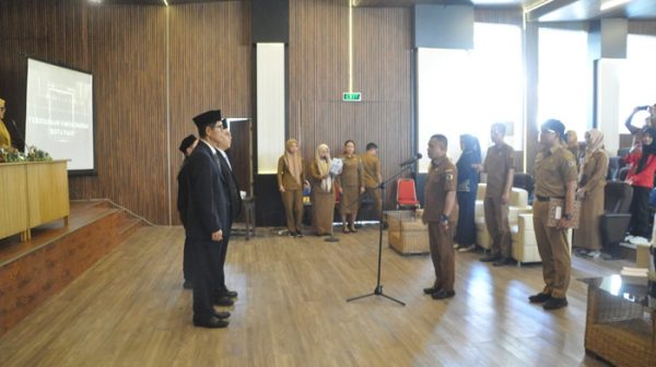Wali Kota Palu Lantik Dewan Pengawas dan Dirut Perumda