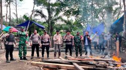 Personel Gabungan Gerebek Judi Sabung Ayam di Bahodopi 