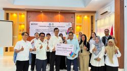 PLN UP3 Palu Salurkan Bantuan Pendidikan ke SMP Negeri 1 Palu