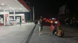 Supir Truk Niboba Batako ri Tempona Noisi Solar ri SPBU Ponegoro